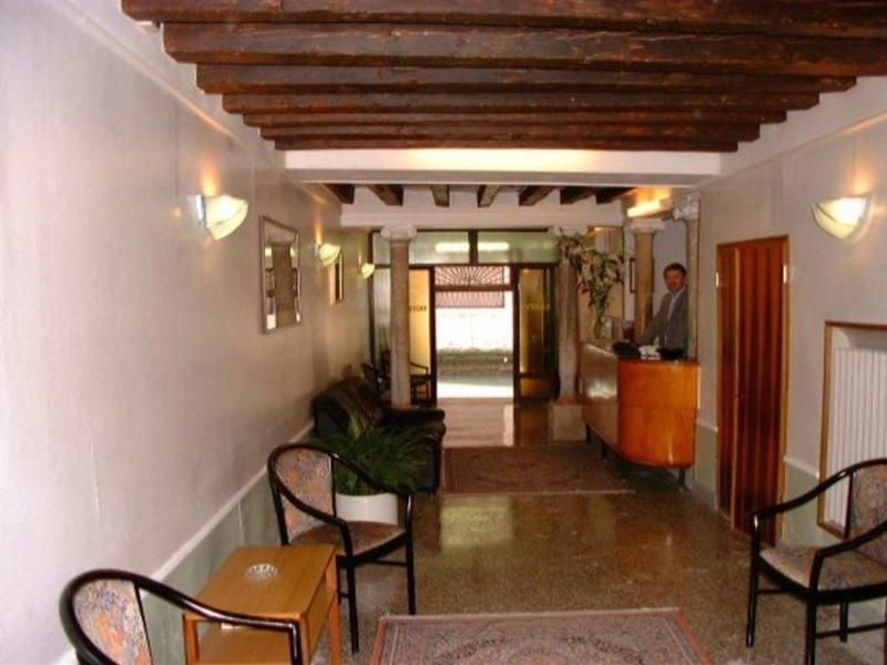 ונציה Hotel Caneva מראה חיצוני תמונה